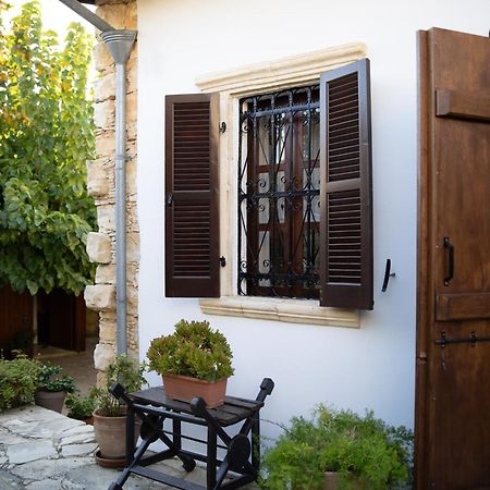 Apanemia Inn House Lofou Esterno foto